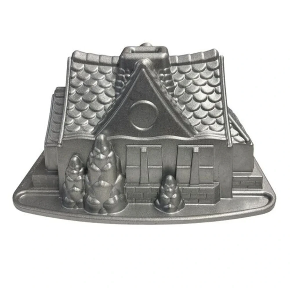 Nordic‎ Ware Gingerbread House Cake Pan Holiday Christmas Aluminum 9 cup